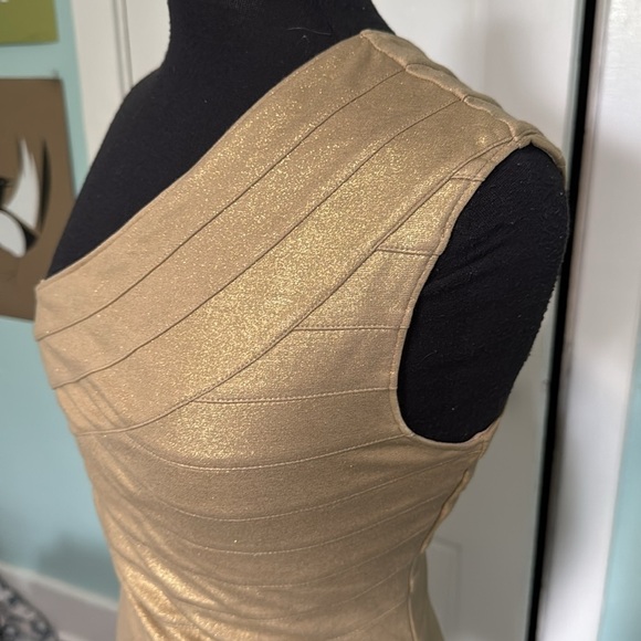 EXPRESS Shimmery Gold One Shoulder Bandage Mini Dress NWOT $89 Size M - Picture 3 of 5